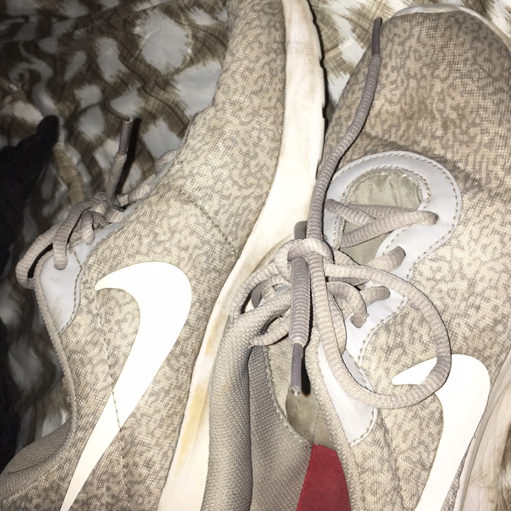 nikes running shoes
